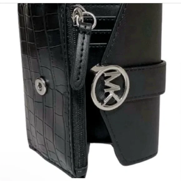 💖HOST PICK💖-NWT Authentic Michael Kors Carmen Medium Flap Wallet - Picture 3 of 7